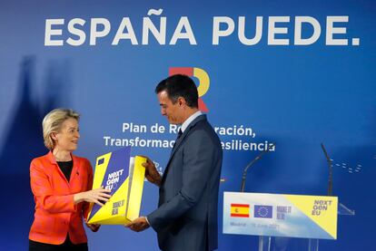 Ursula von der Leyen y Pedro Sánchez, en un encuentro en Madrid sobre los fondos Next Generation, en junio.