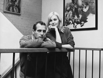 Paul Newman y and Joanne Woodward en su apartamento de Greenwich Village, Nueva York, en 1961.