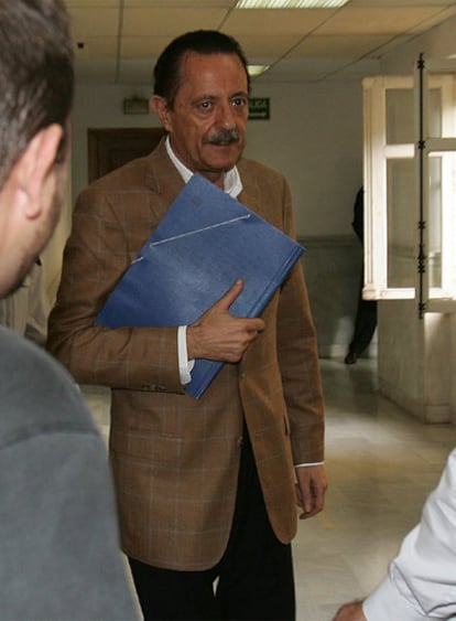 Julián Múñoz.