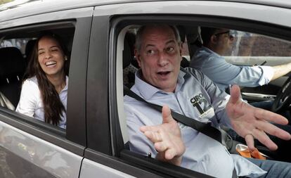 Ciro Gomes em ato de campanha perto de fábrica da General Motors em Sao Caetano do Sul (SP) na terça-feira.