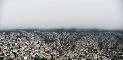 Nubes sobre las montañas de Pétionville (Haití).