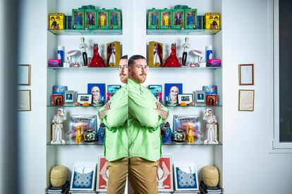 The writer Enrique Aparicio, in his home in Madrid.