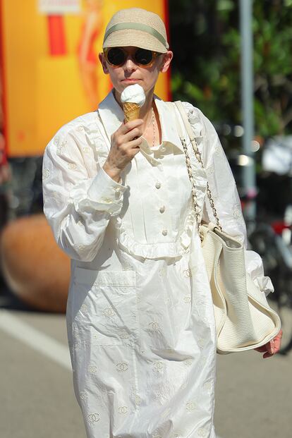 Tilda Swinton ha llegado a Venecia luciendo este vestido de Chanel.