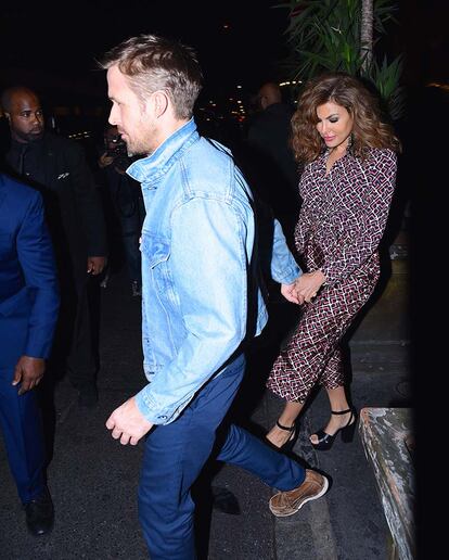 Eva Mendes con Ryan Gosling, en una imagen de 2017. Es una de las pocas fotos que existen de la pareja.