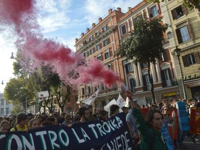 Manifestación en Roma contra Monti.
