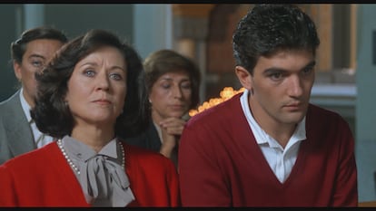 Julieta Serrano y Antonio Banderas en 'Matador'.