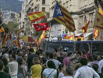 Independentistes i espanyolistes al setembre, a Barcelona.