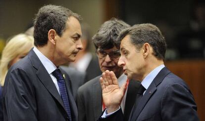 Los presidentes José Luis Rodríguez Zapatero y Nicolas Sarkozy, en Bruselas