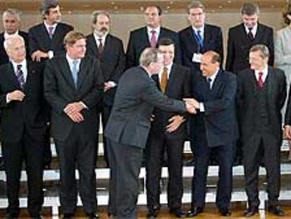 Foto de familia de dirigentes democristianos en la cumbre de Estoril. Arriba, a la izquierda, Javier Arenas.