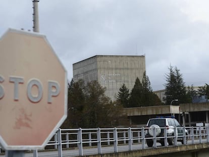 Vista exterior de la central nuclear de Garo&ntilde;a