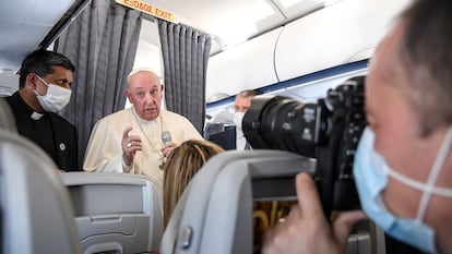 Francisco, durante a coletiva no avião papal no retorno de sua viagem ao Chipre e à Grécia.