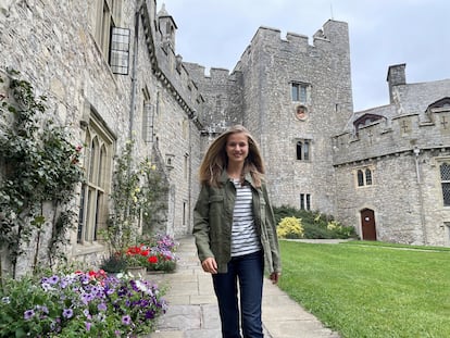 La princesa Leonor a su llegada al UWC Atlantic College de Gales, este lunes.