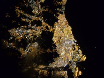 Imatge de Barcelona presa des de l'espai.