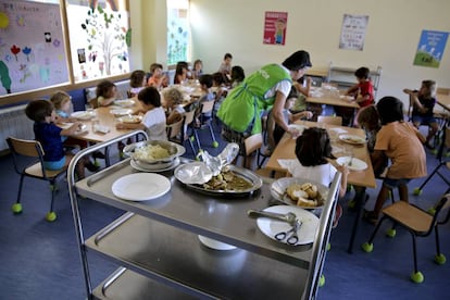 El comedor escolar del colegio público San Bartolomé, en Fresnedillas de la Oliva (Madrid).