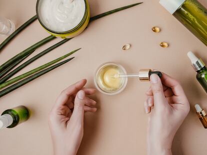 Su fórmula contiene componentes florarles que los hacen ideales para técnicas como la aromaterapia o los masajes.GETTY IMAGES.