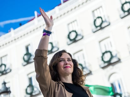 Isabel Díaz Ayuso, en la manifestación del domingo en la Puerta del Sol de Madrid.