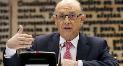El ministro de Hacienda, Cristóbal Montoro, en el Senado.