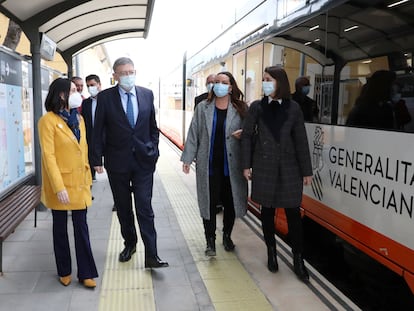 Ximo Puig en la puesta en servicio del última tramo renovado del TRAM entre Gata y Dénia.