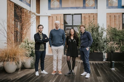 Steve Anavi (presidente y cofundador de Qonto), Alexis Renard (cofundador de Regate), Laura Pallier (cofundadora de Regate), Alexandre Prot (consejero delegado y cofundador de Qonto)