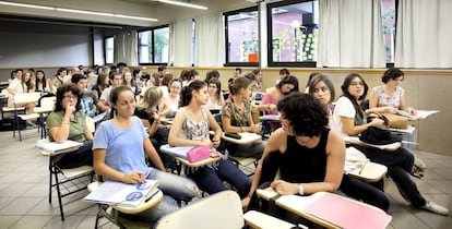 Alumnos en el Campus UB en Barcelona.