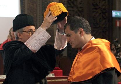 Rafael Correa es investido doctor 'honoris causa' por la UB.