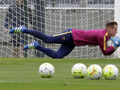 El portero alemán, durante un entrenamiento del Barcelona