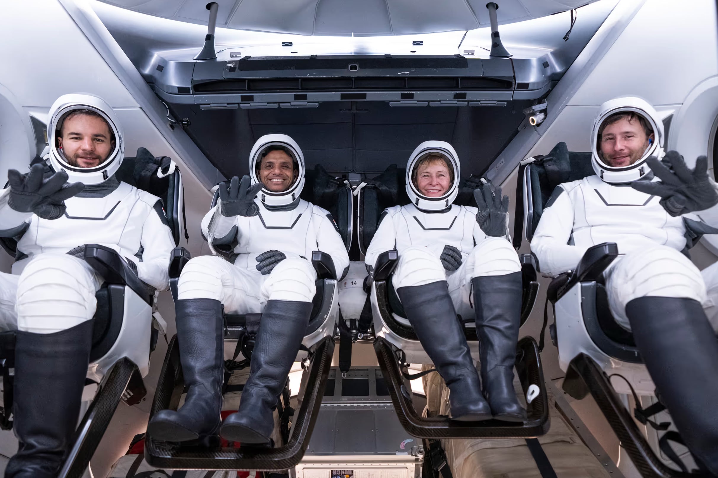 Una fuga de aire en la Estación Espacial Internacional deja en tierra a cuatro astronautas