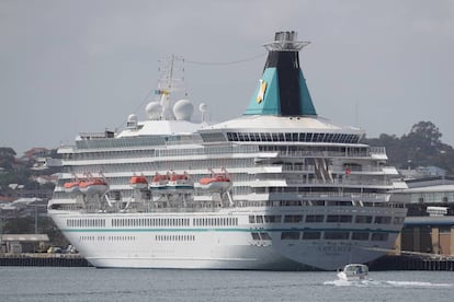 El buque 'MV Artania', amarrado en Fremantle, Australia, el pasado mes de marzo.