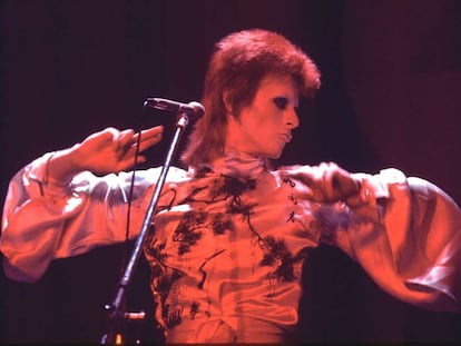 David Bowie durante una actuación en 1973.