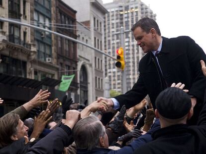 Matt Damon, en una secuencia de su última película, <i>Destino oculto, </i>donde encarna a un congresista.