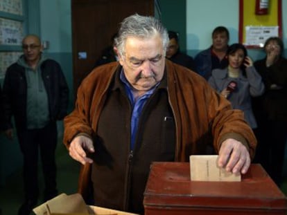 President Mujica voting in the primaries on Sunday.