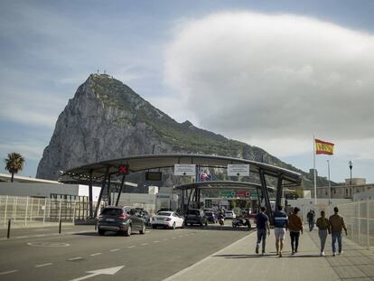 Entrada a Gibraltar desde la L&iacute;nea de la Concepci&oacute;n