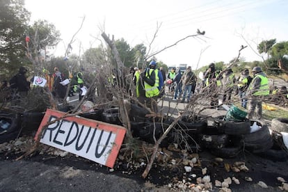 Road blockade in Tarragona.