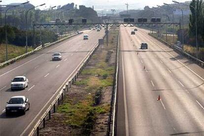 La autopista de entrada a Barcelona, a la altura de Sant Joan Despí, ayer sobre las siete de la tarde.