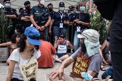 Delfina, Matteo, Beatrice, Michele, Silvia, son solo algunos de los activistas de Extinction Rebellion que en la mañana del 8 de julio de 2021 se sentaron frente a la entrada del Arsenal de Venecia para protestar contra la celebración de la cumbre del G20.