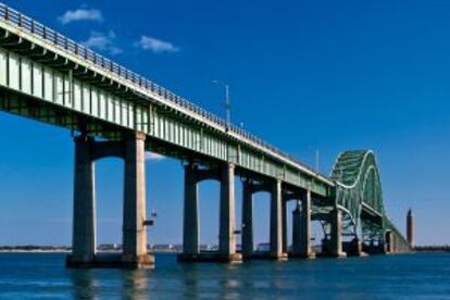 Ponte que liga o Parque Robert Moses à Costa Nacional de Fire Island, em Long Island (Nova York).