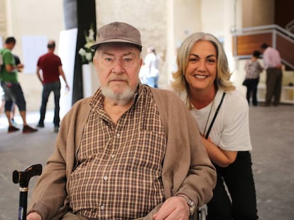 John Baker e Isabel Gal&aacute;n, en el 30&ordm; aniversario del rodaje de &#039;El imperio
 del sol&#039;, en Trebujena (C&aacute;diz).