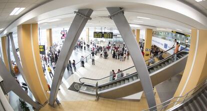 Zona de salidas internacionales del aeropuerto.