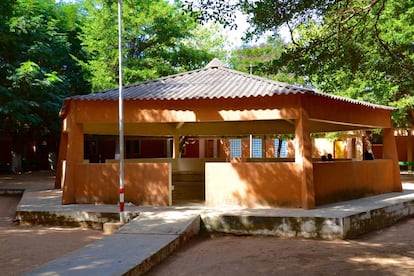 Patio de las habitaciones de pacientes y familiares.