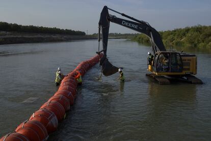 El  muro flotante en el río Bravo