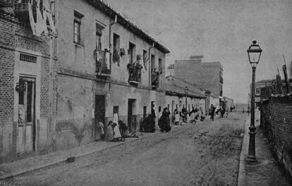 La zona fue humilde hasta bien pasada la Guerra Civil. Junto a Vallecas, es el barrio elegido entonces para hacer encuestas sobre los hábitos nutricionales de las clases obreras, detalla el profesor de investigación del CSIC Rafael Huertas.