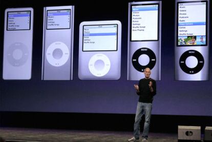 El presidente de Apple, Steve Jobs, durante la presentación del nuevo iPod en California.