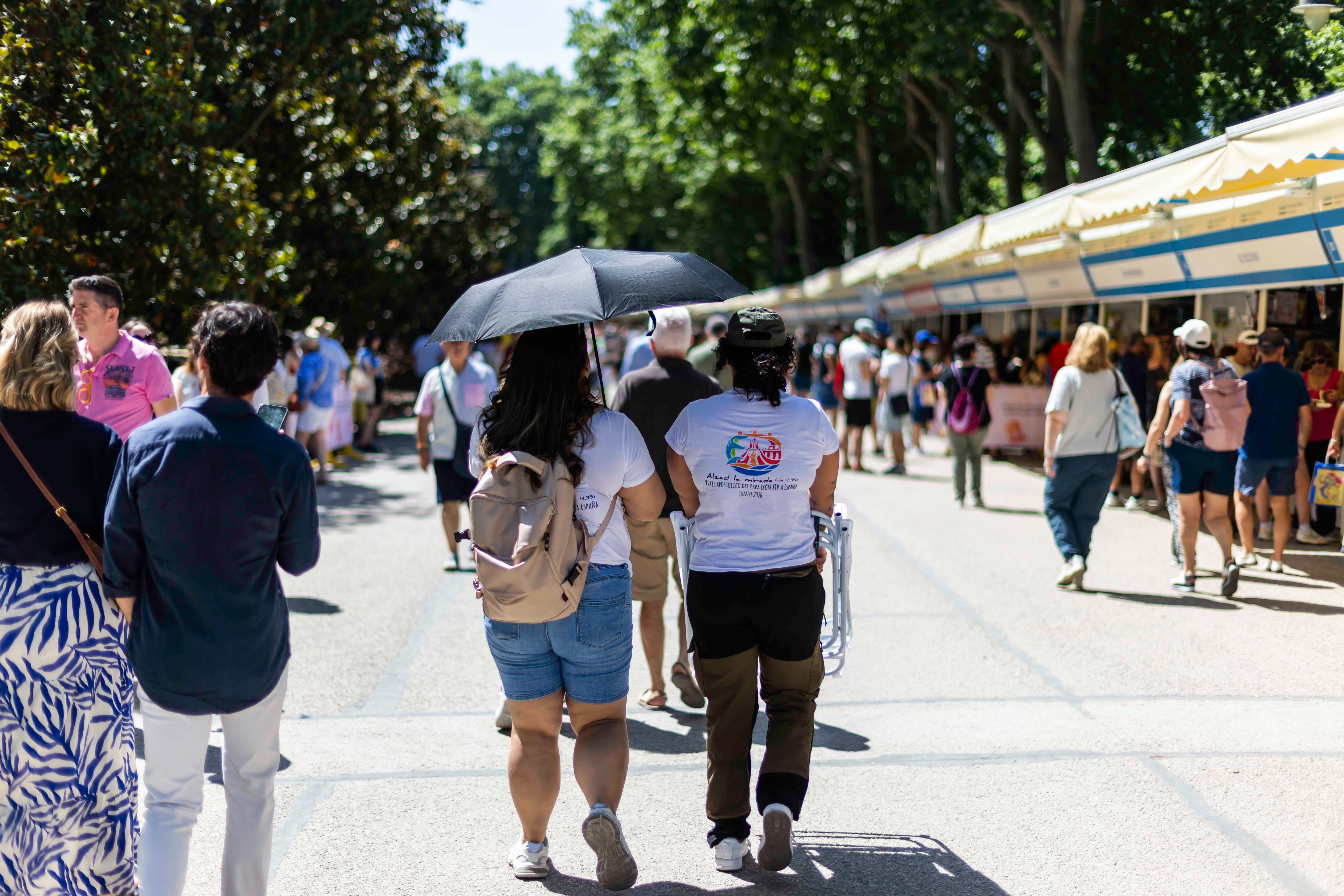 La Feria del Libro mantiene su pulso en una jornada marcada 