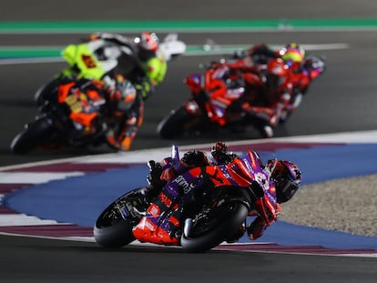 Jorge Martín durante la carrera sprint desde el circuito de Losail del Moto GP de Qatar.