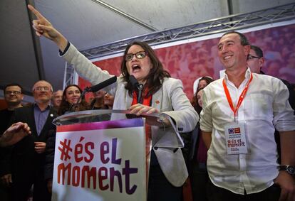 La coportavoz de Compromís, y vicepresidenta del Consell, Mònica Oltra, celebra los resultados en las elecciones generales del 20D.