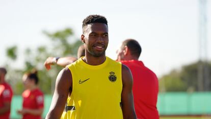 Sturridge, en el campo de entrenamiento del Mallorca.