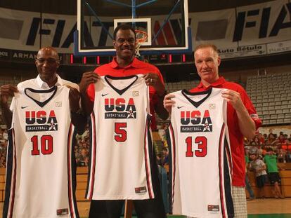 Drexler, Robinson y Mullin con las camisetas de los Juegos del 92.