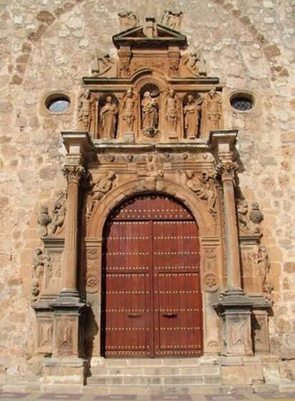 Fachada del siglo XVI de la Iglesia de Nuestra Asunción, Orcera