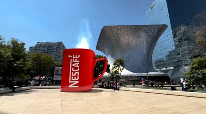 La taza de NESCAFÉ en el Museo Soumaya de la Ciudad de México.