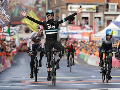 Poels gana en Ans por delante de Albasini, a la izquierda, y Rui Costa.